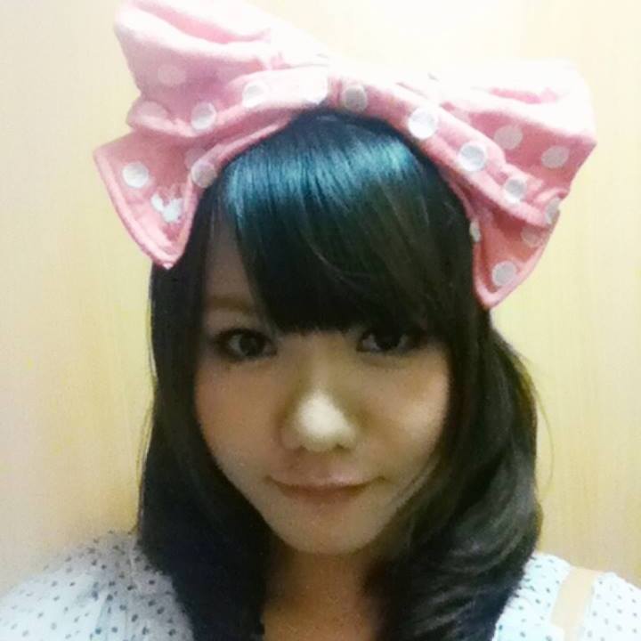 <b>假啞港女</b>